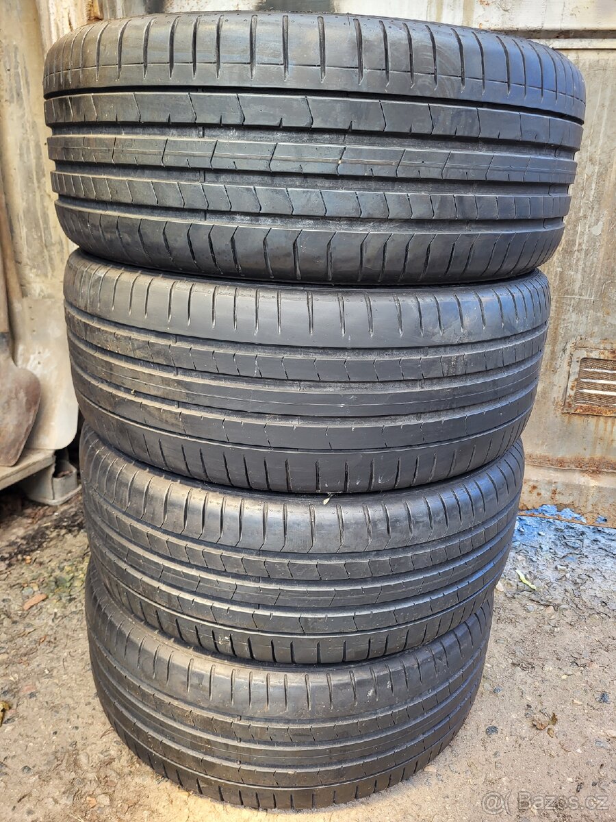 245 35 20" Pirelli P Zero