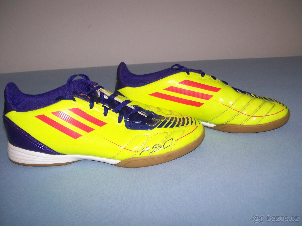 Sportovní obuv dětská  ADIDAS  F 50 - č. 36 2/3  (nebarvící