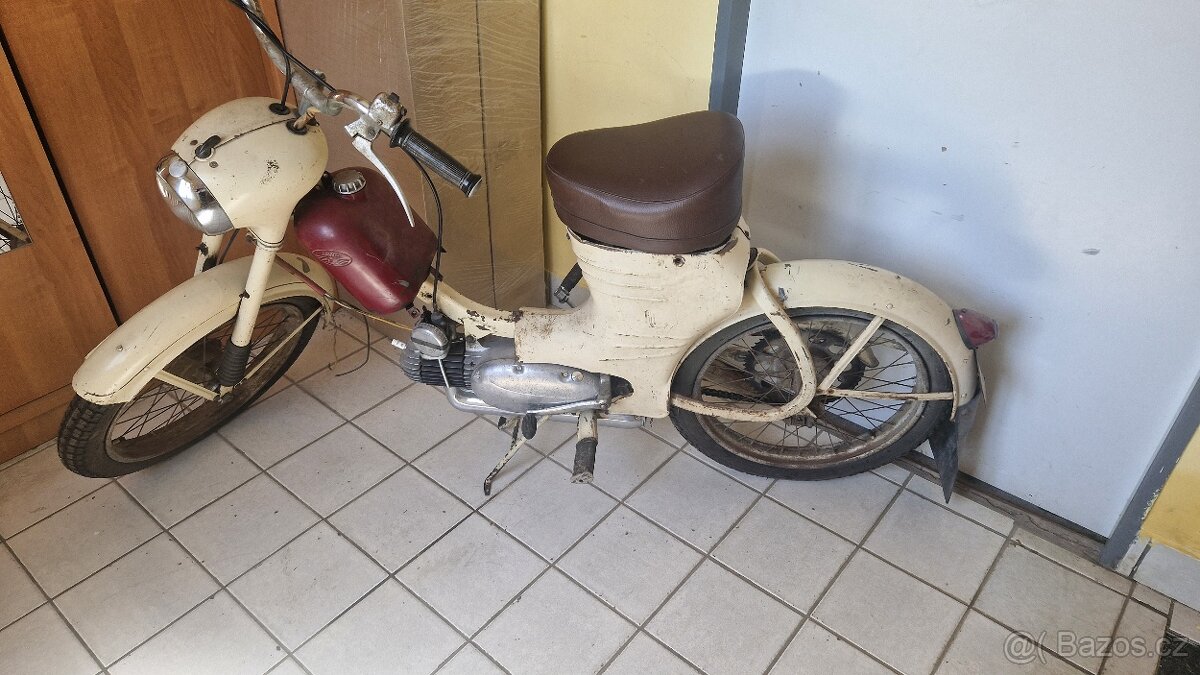 JAWA 550