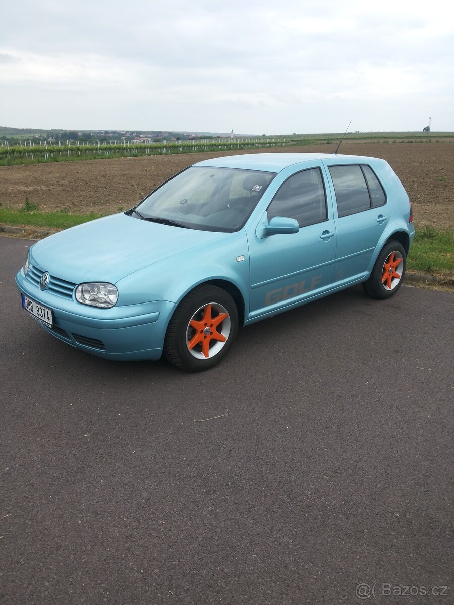 VW Golf 4