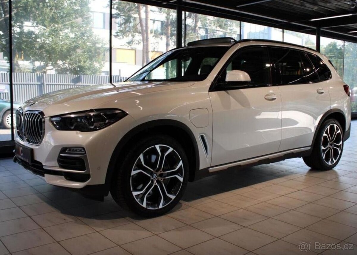 BMW X5 xDrive45e X Line 290kW Individ hybridní automat