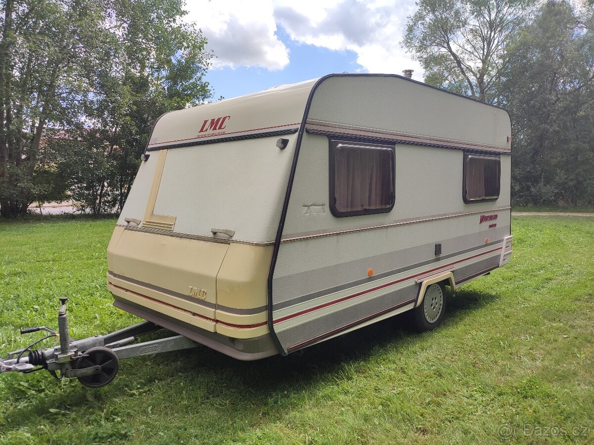 LMC karavan 440 - předstan, WC, 3 osoby