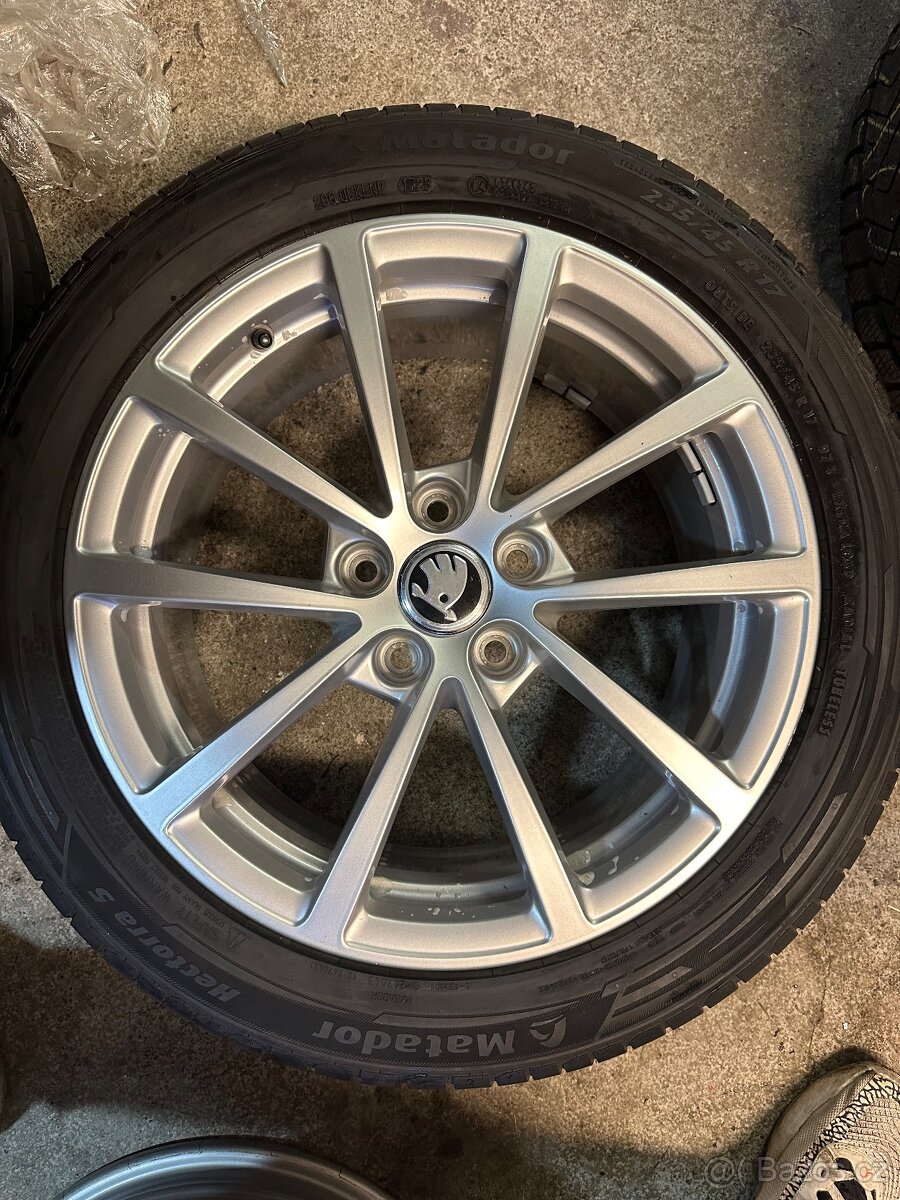 5x112 r17 235/45r17 letní zánovní dot23