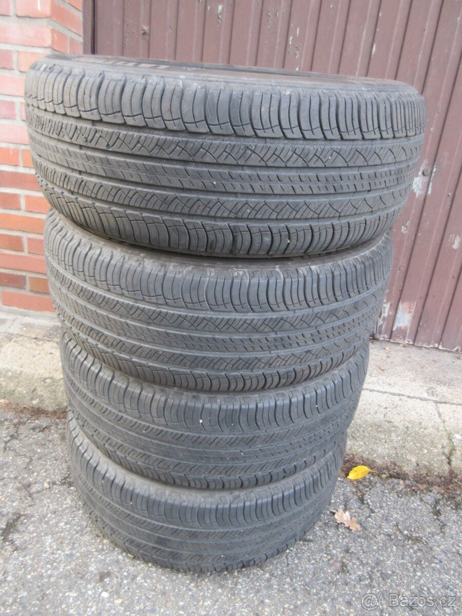 MICHELIN LATITUDE TOUR HP 235/65 R 18