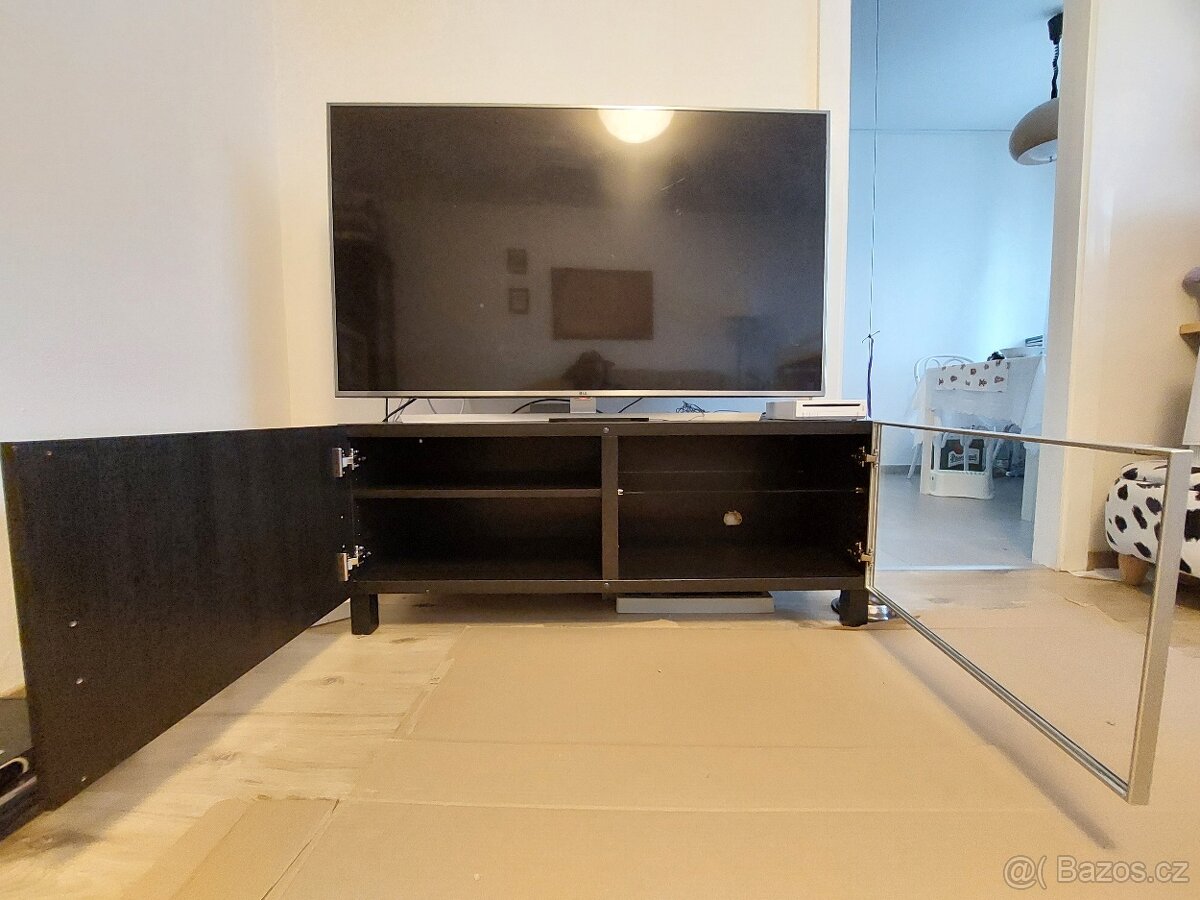 TV stolek IKEA