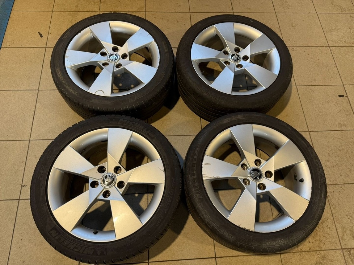 Alu kola Škoda DENOM R17 5x112 ET49 Octavia III