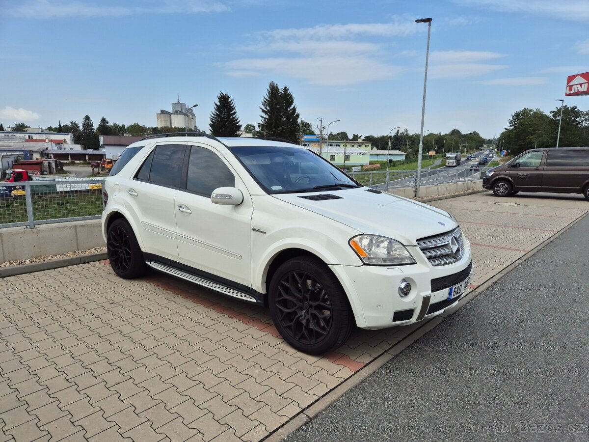 Mercedes Benz ML63 AMG