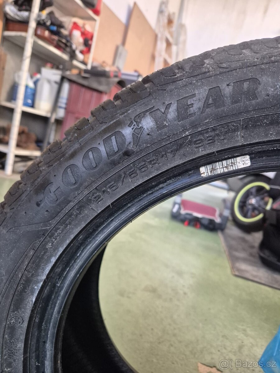 1x zimní pneu Goodyear UltraGrip Performance+ 215/55 R17