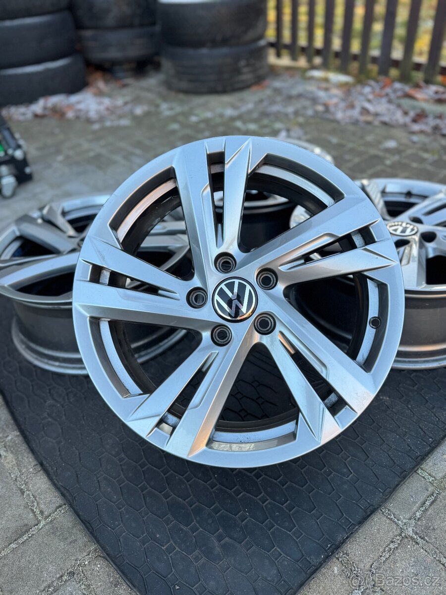 ORIGINÁL Alu Volkswagen Valencia R17, 5x112 - TOP