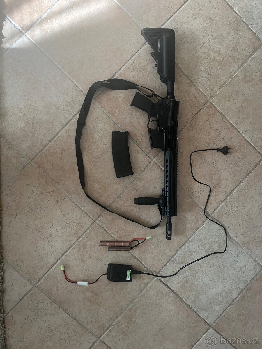 Airsoft puška M4 keymod