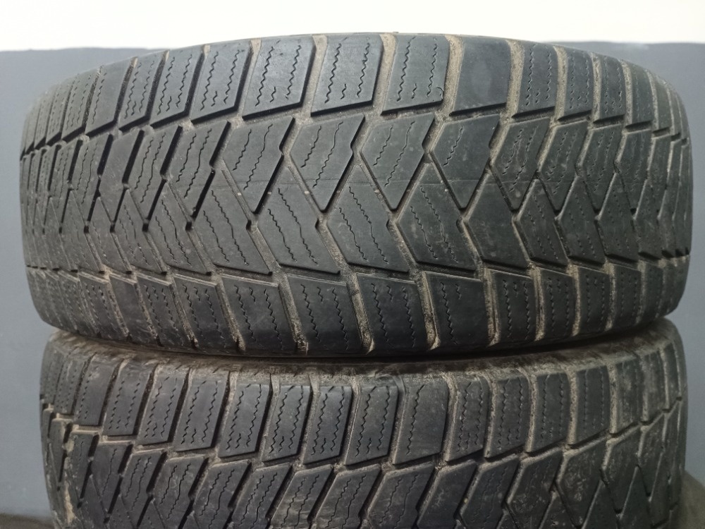 215/70 R15C BRIDGESTONE (0822)