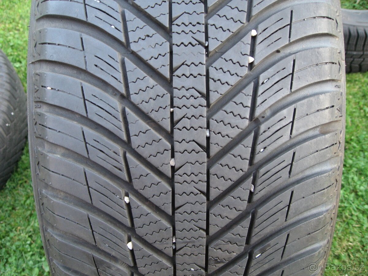 PRODÁM CELORČNÍ PNEU 175/70 R14 Nexen N Blue 4Season 84T 2x