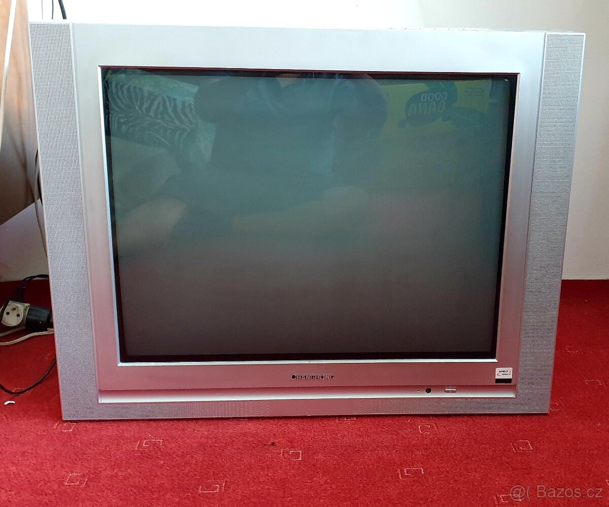 Retro gaming televize CRT s úhlopříčkou 70cm