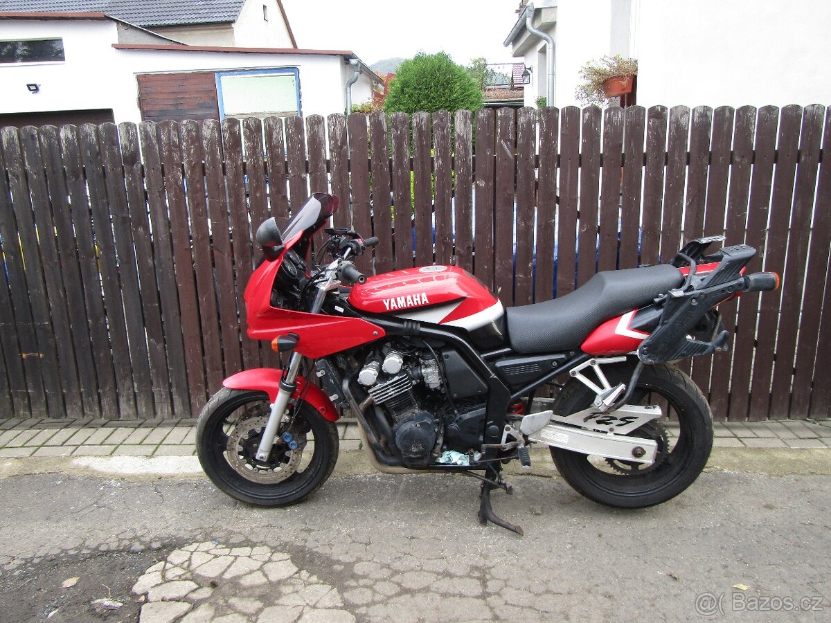 Yamaha FZS 600 Fazer