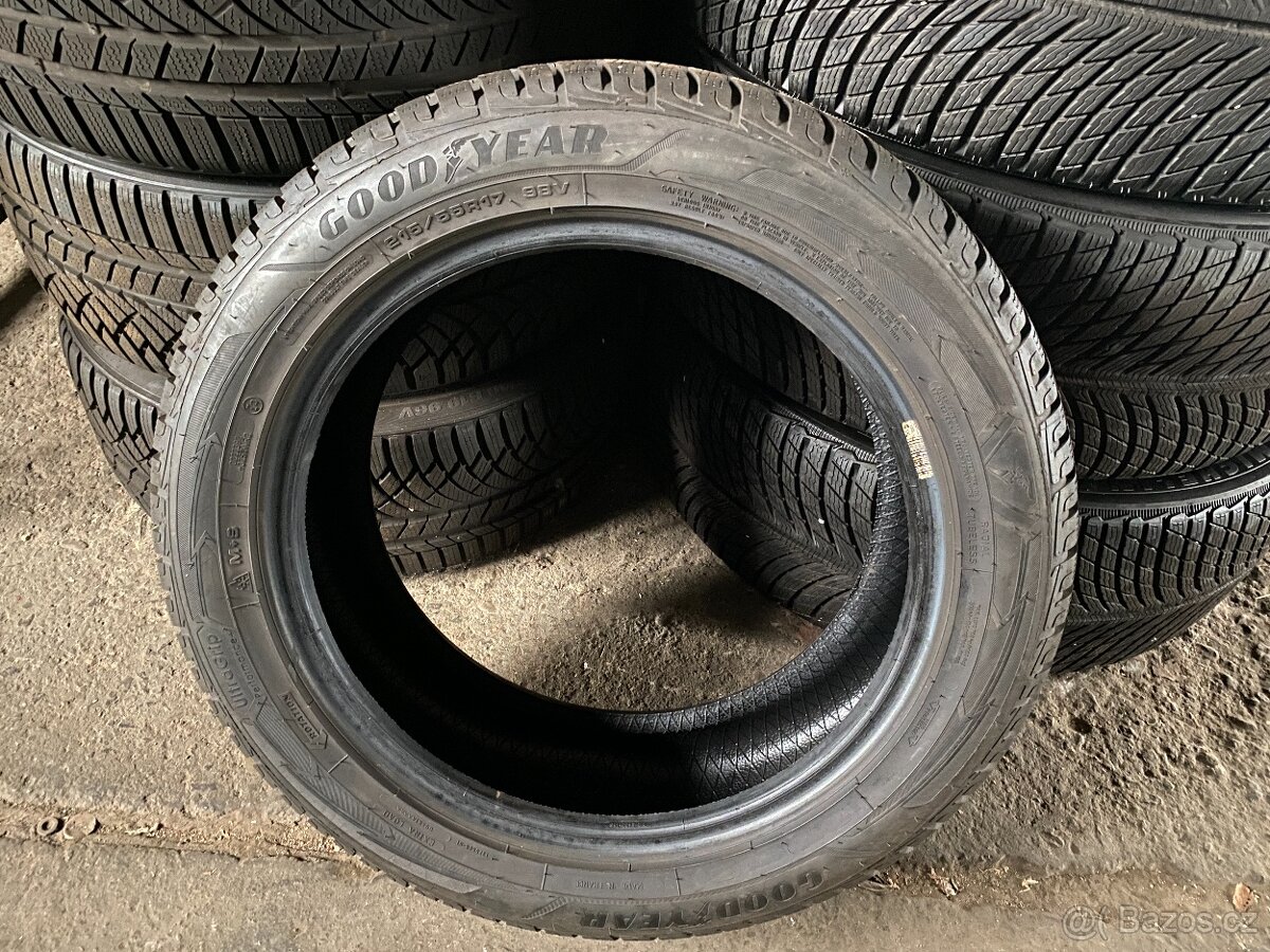 Goodyear UltraGrip Performance+ 215/55 R17 98V zimní