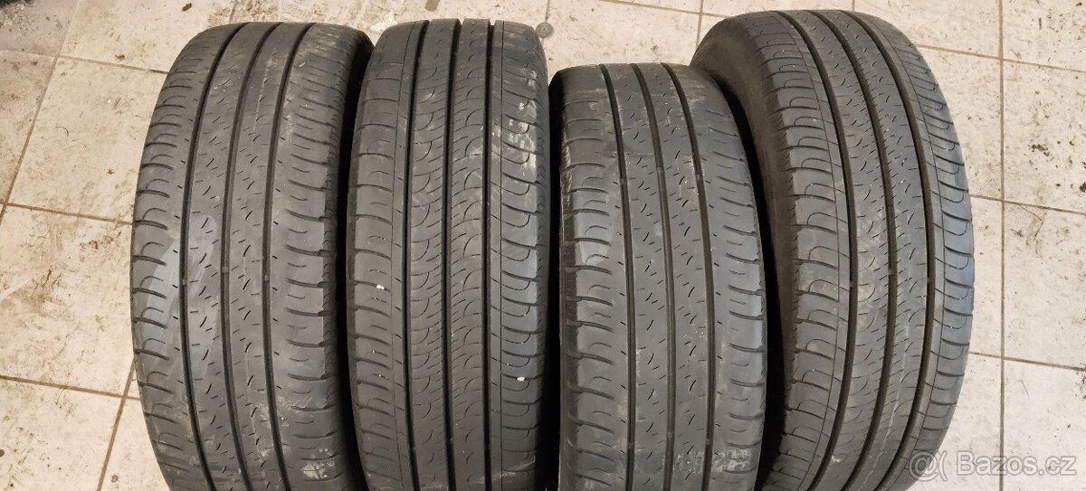 215/60r17 C