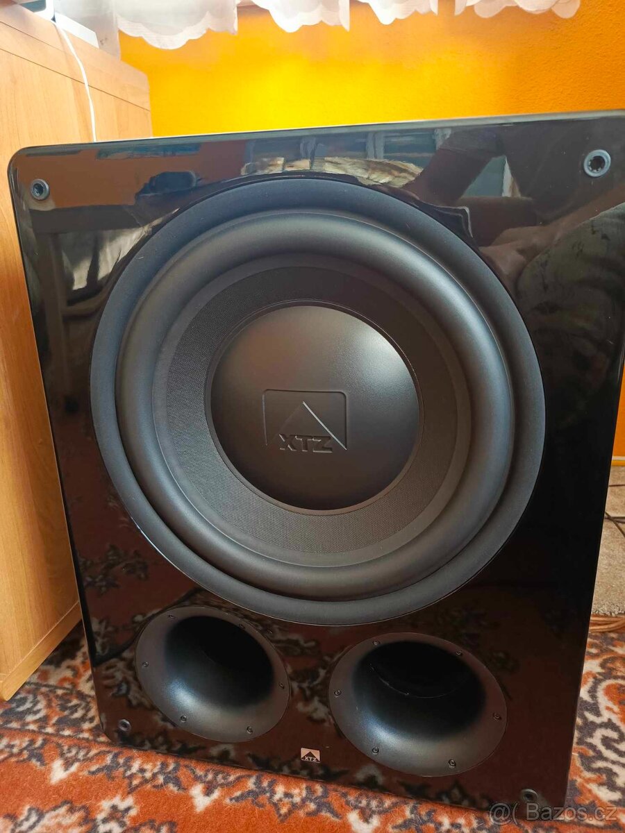 Kúpim subwoofer XTZ 12.17 EDGE čierny, klavírny lak.