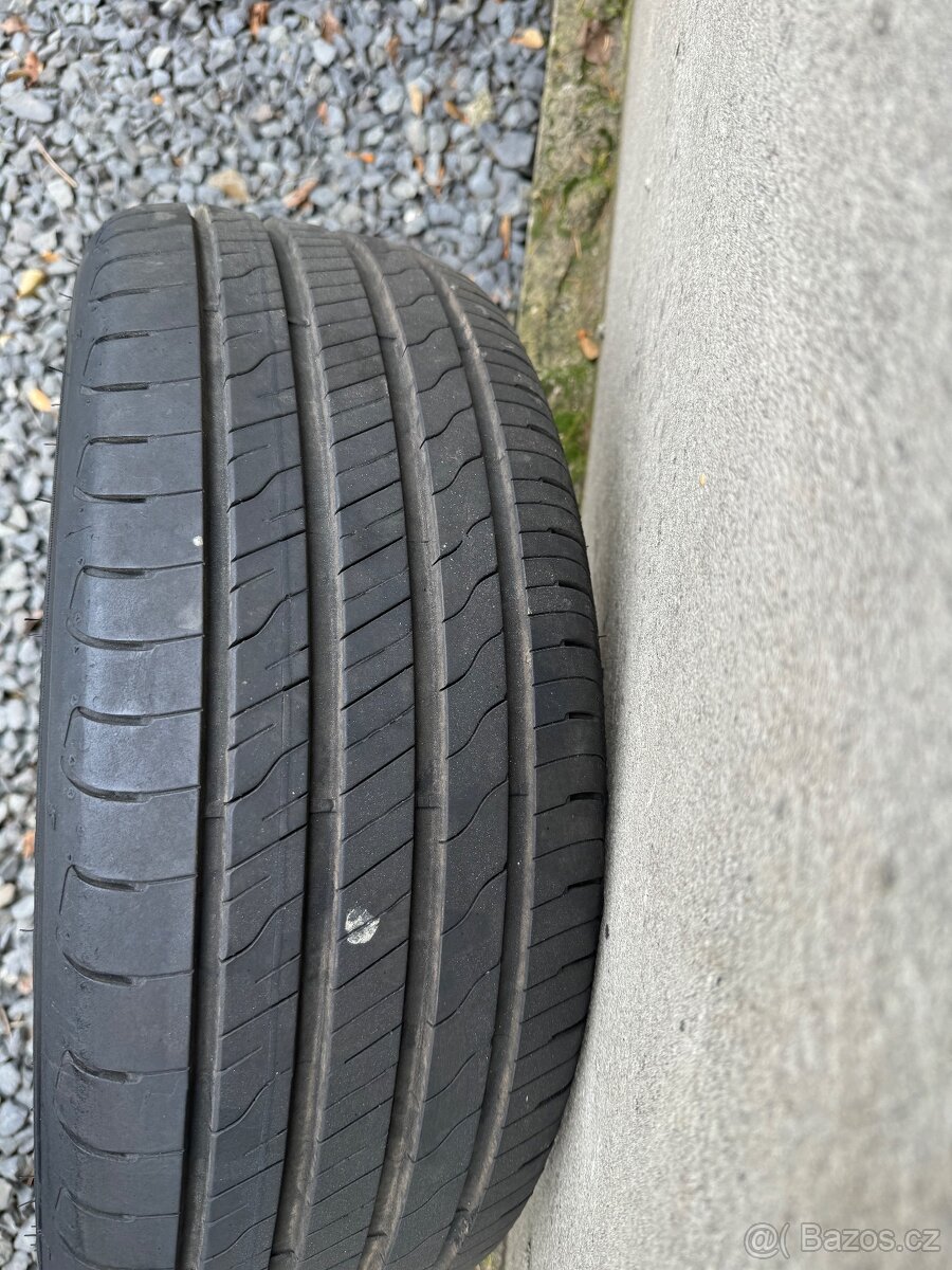 Goodyear 205/50R17 letní