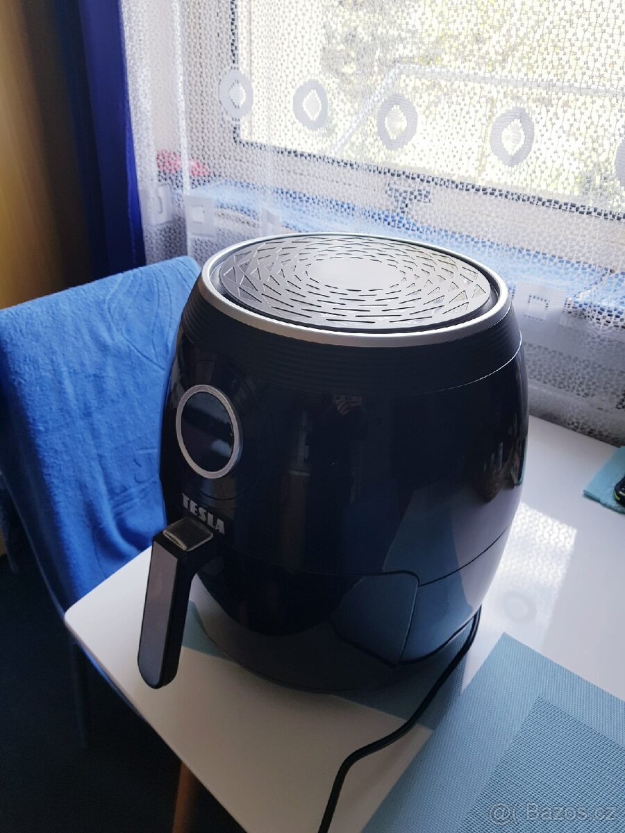 Fritéza horkovzdušná Tesla pc: 2499kč