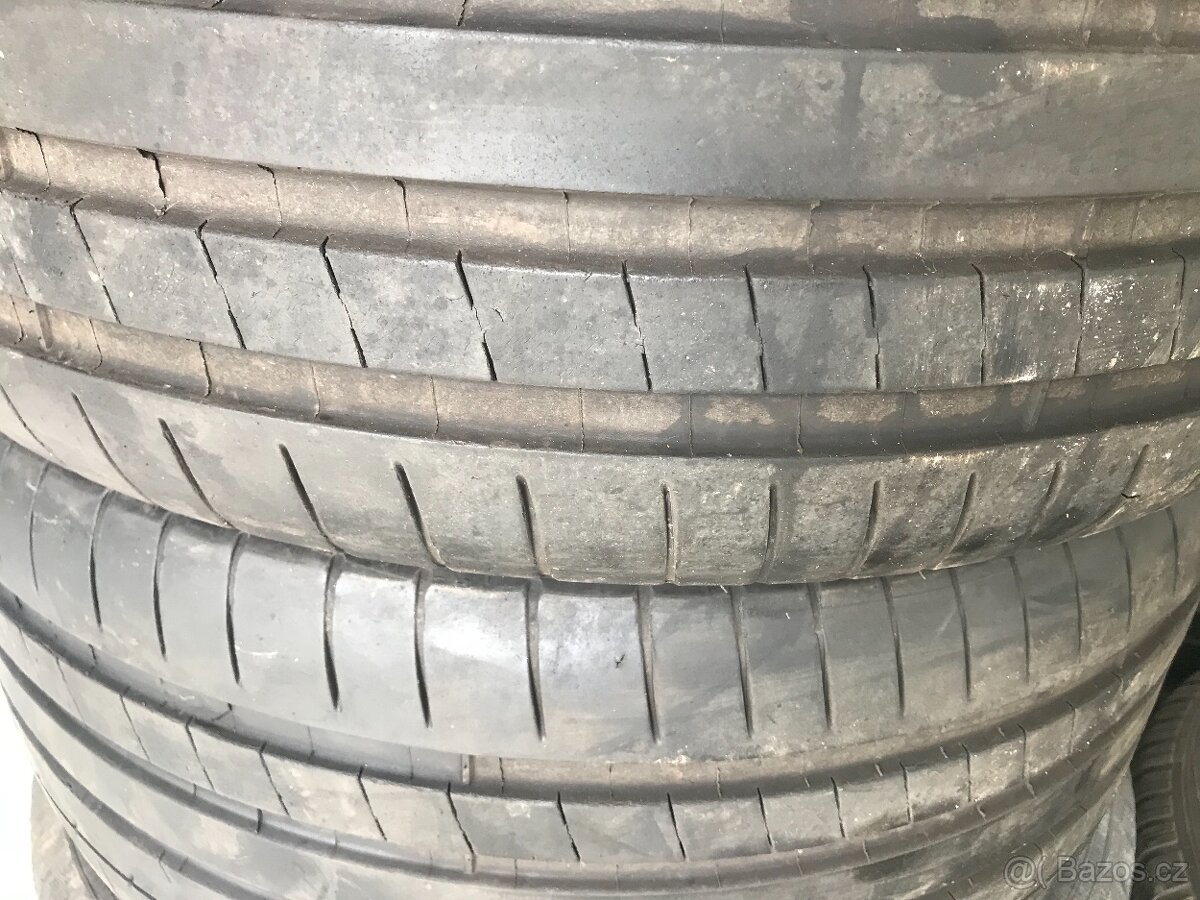 Letní pneu 255/35/19 dva kusy Michelin 85% vzorek