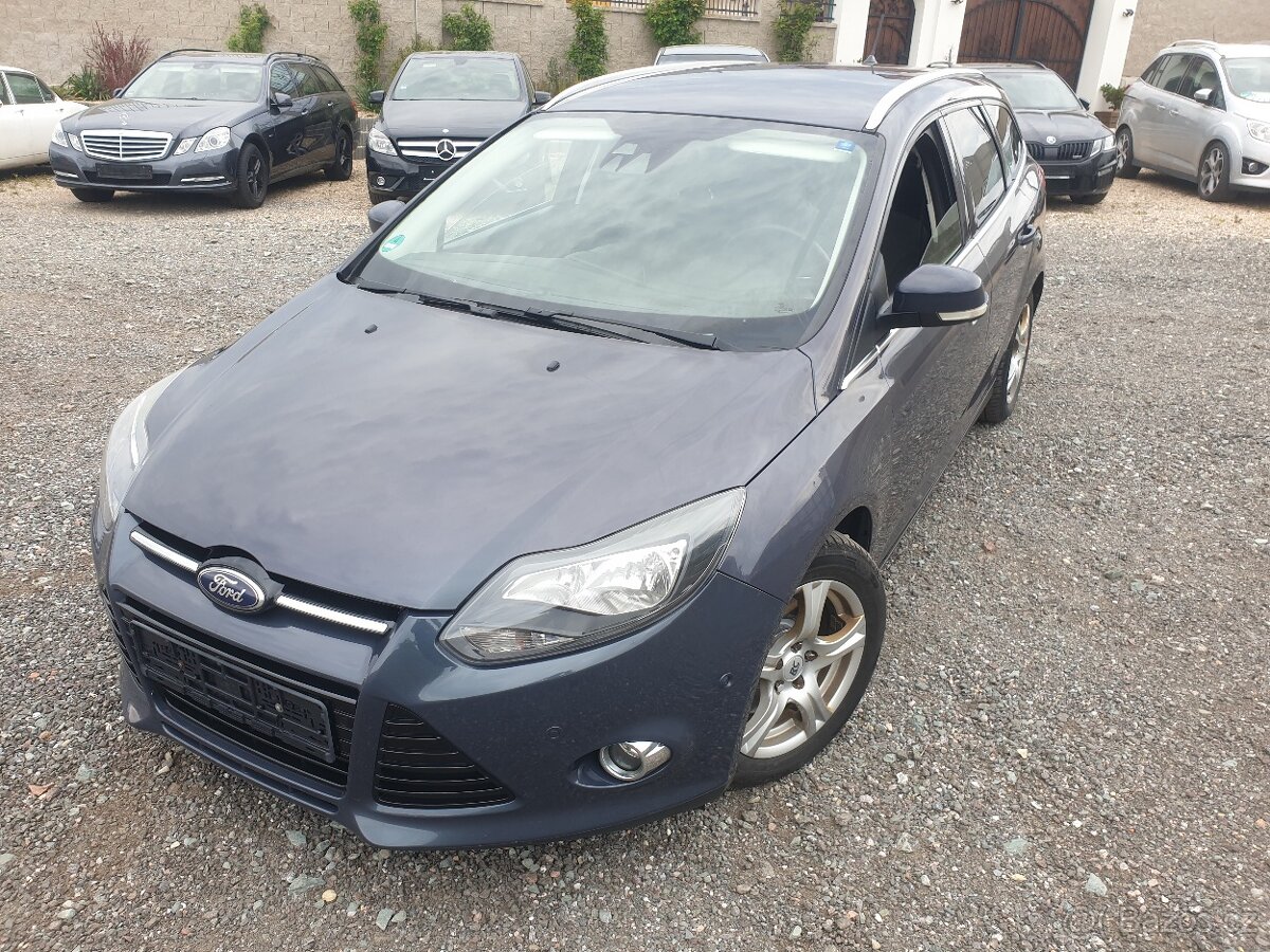 Ford Focus 1.6i turbo benzin, Titanium 2012 Kombi,topstav