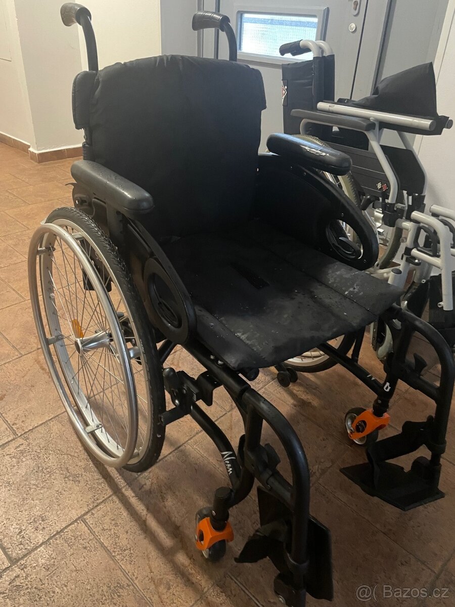 Invalidní vozík Sopur Xenon šíře sedu 44cm, duralový