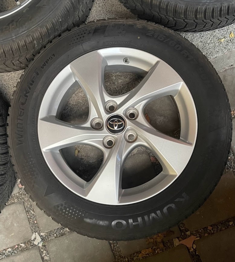 Alu Toyota CH-R 6,5Jx17 5x114,3 + Zimní pneu 215/60R17