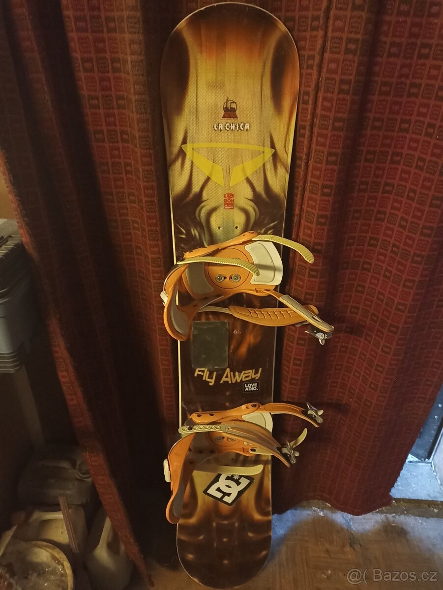 Snowboard  s vázáním