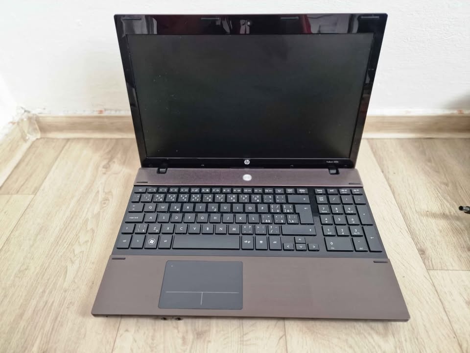 Hliníkový Notebook HP Probook 4520s na filmy internet kancel