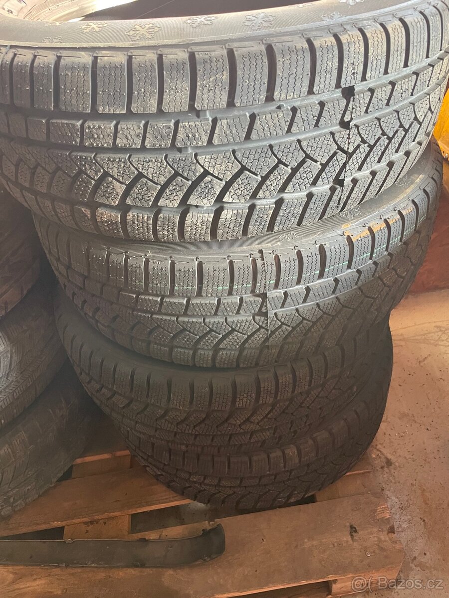 Prodam zimní pneu 225/55 r17