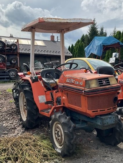 Japonský malotraktor Kubota ZB1-16 + se stříškou