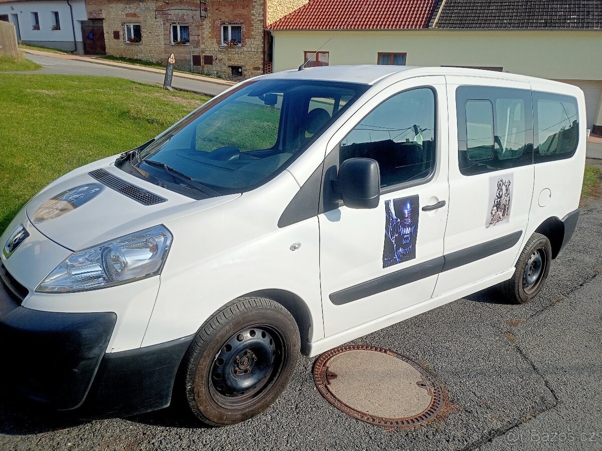 Prodám Peugeot Expert 2.0HDI 94kW, najeto 129000km.