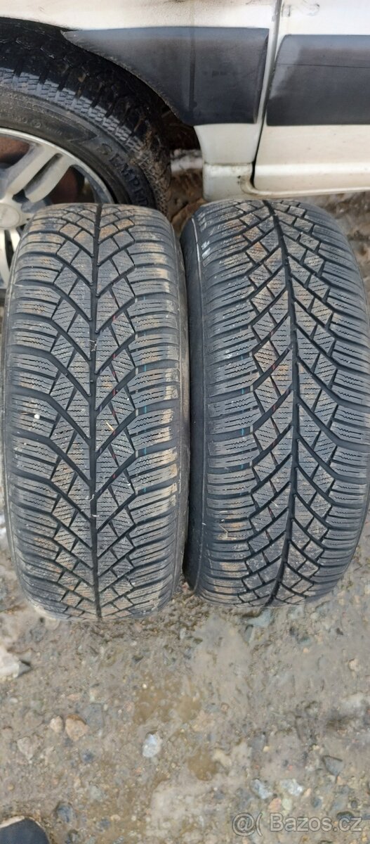 2x Zimní pneu 195/55 R15