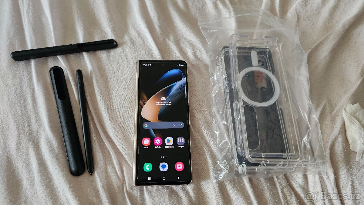 Samsung Galaxy Z Fold 4 12/256GB - TOP Stav + příslušenství