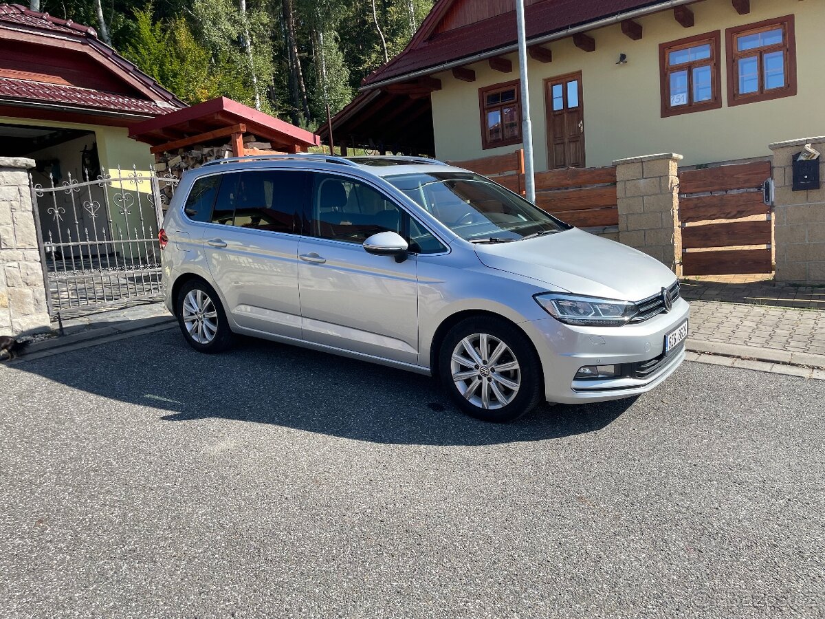 Touran 2.0 TDI Highline, Panorama, DPH