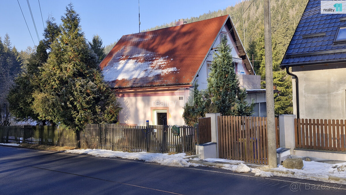 Prodej patrového domu v podhůří Krušných hor v Rotavě u Kras