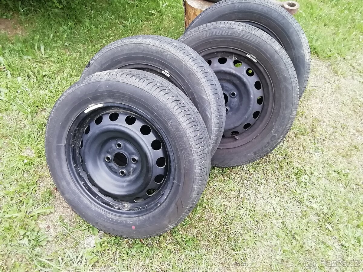 Kola s pneu 175/65R15 rozteč 4x100 mm