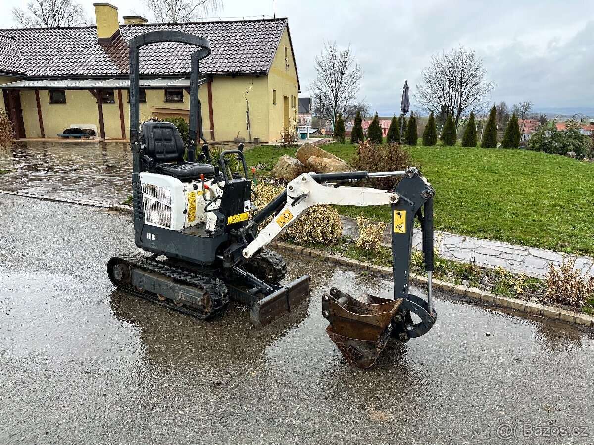 Minibagr Bobcat e08 2012 860mth 2x lzice