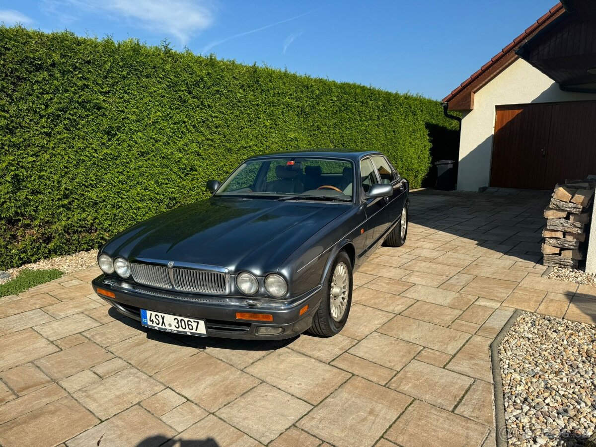 Jaguar XJ12 6.0 V12  229KW  X305 X300