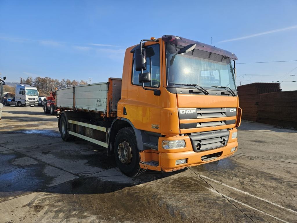 Sklapec DAF CF 250 4x2 2003 EURO 3 325.000km