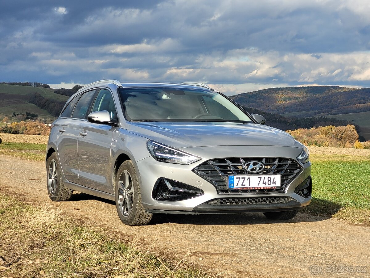 Hyundai i30 1.5T-GDI 117kW MHEV Smart,Navi,disky,tažné,DPH