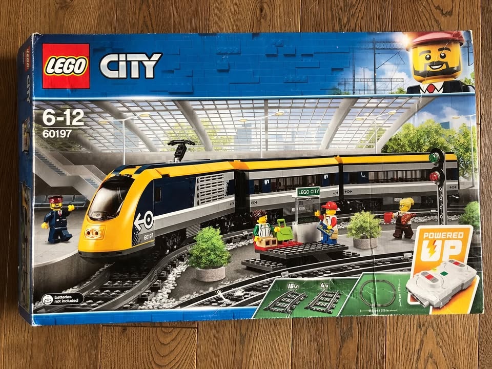 LEGO Vlak 60197 + LEGO koleje 60205