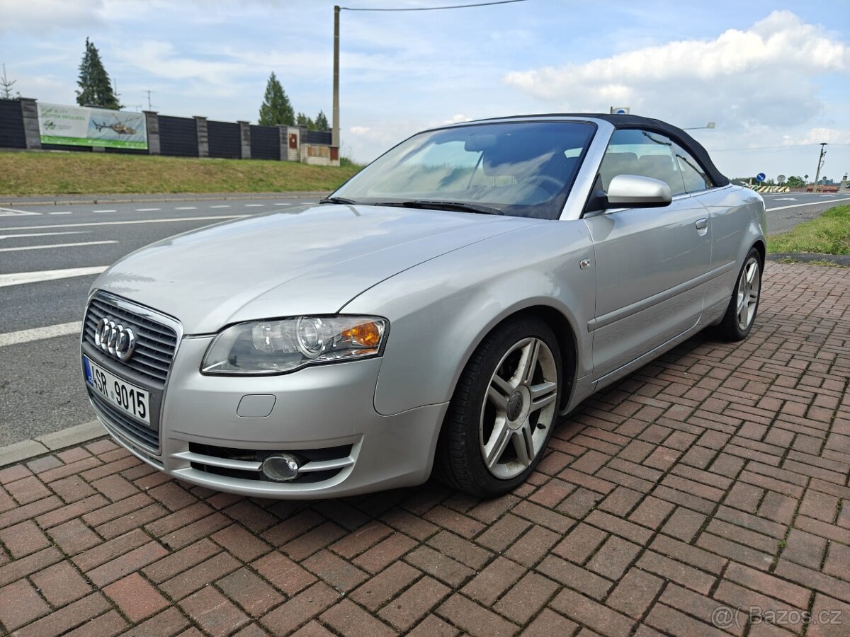 AUDI A4 Cabrio 3.2 FSI benzin 2008 125900km stříbrna