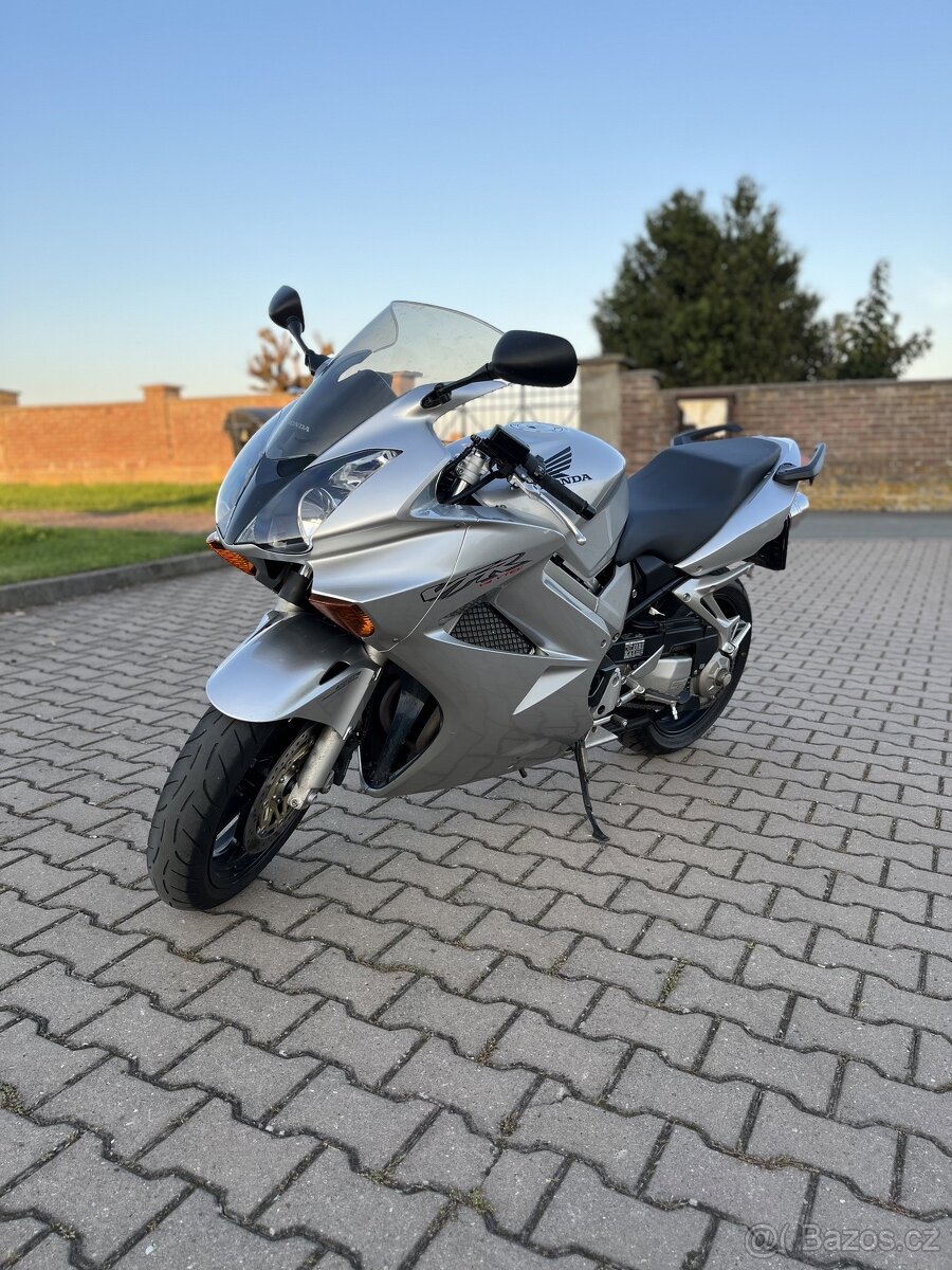 Honda VFR800 Vtec