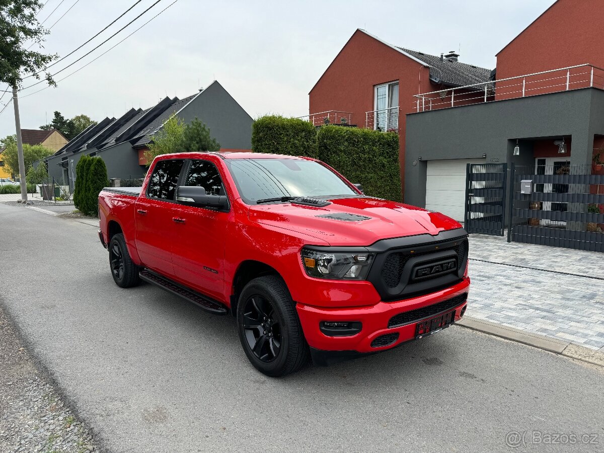 DODGE RAM PENTASTAR NIGHT EDITION CREW