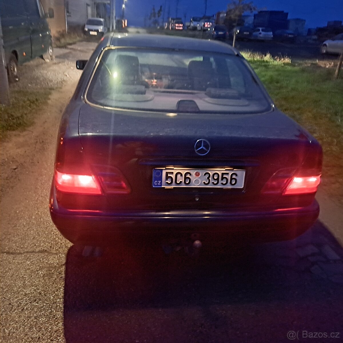 Mercedes Benz W210  r.v.1998 modrá met. Facelift