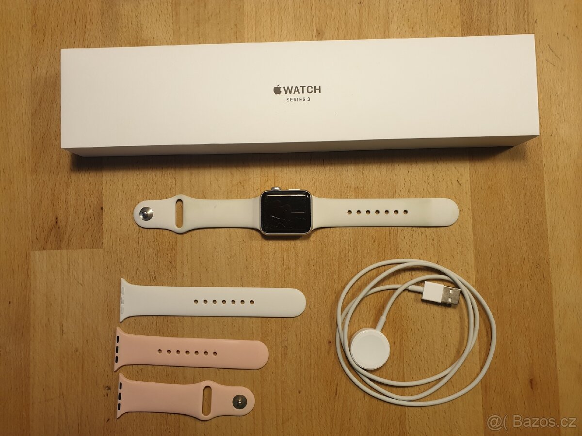 Apple Watch SERIES 3, 38 mm + náhradní řemínky