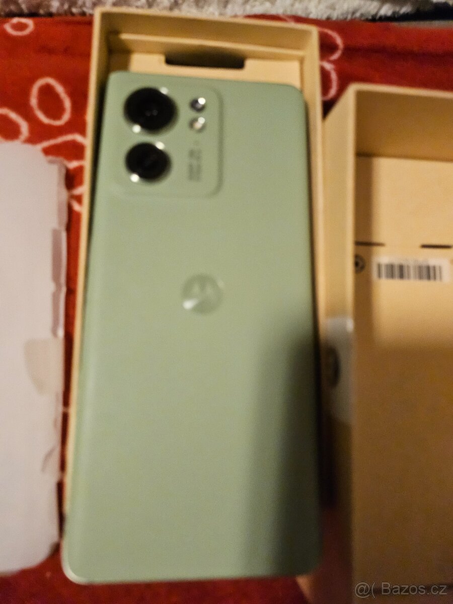 Motorola Edge 40 5G green