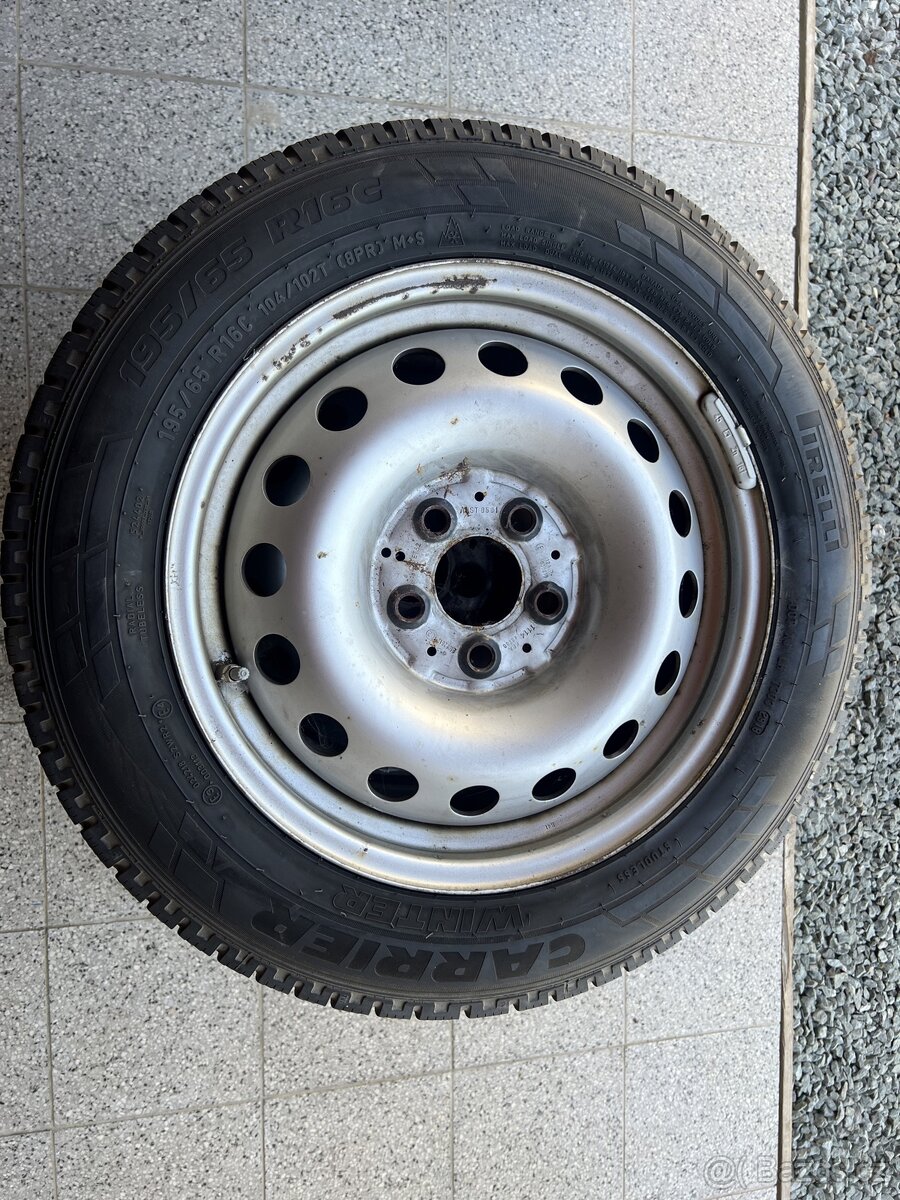 Sada plechu MB Vito Viano 195/65R16C Pirelli