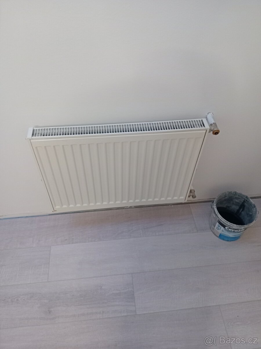 Deskový radiator